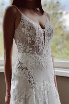 Vintage Mermaid V-neck Spaghetti Straps Lace Wedding Dresses With Train