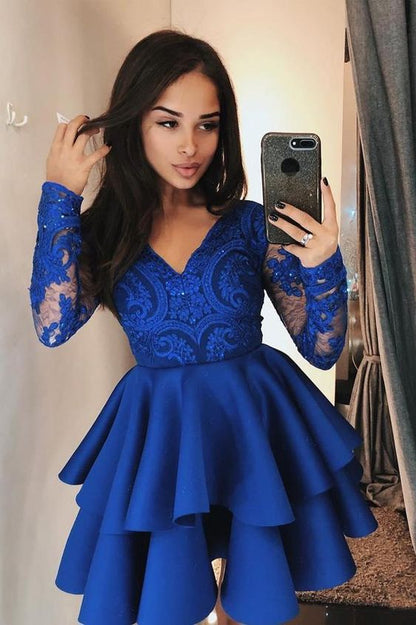 Kurzes Vintage-Ballkleid aus Spitze und Satin in A-Linie mit V-Ausschnitt und Ärmeln