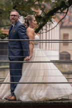 Ivory Sweetheart Sleeveless Ball Gown Wedding Dress With Appliques