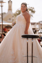 Ivory Sweetheart Sleeveless Ball Gown Wedding Dress With Appliques
