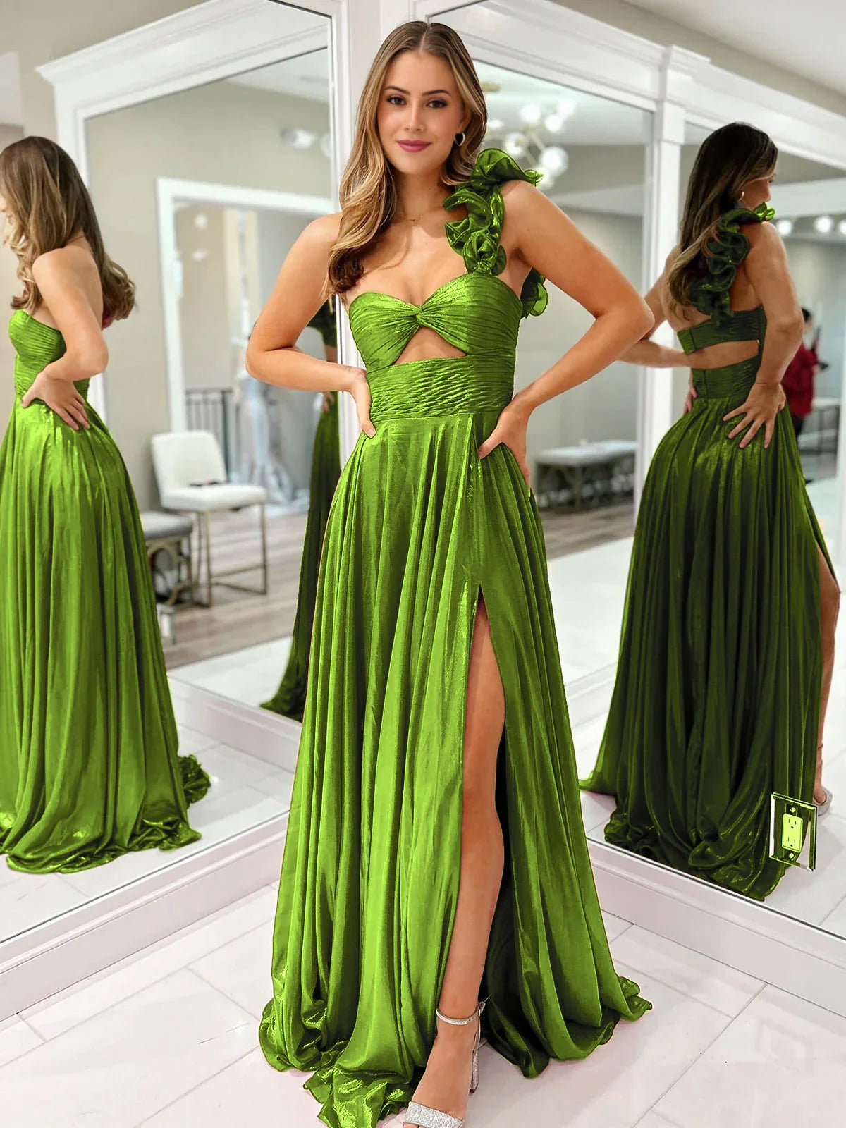 Robe de bal métallique plissée fuchsia en ligne A, à une épaule avec ouverture en forme de trou de serrure et fente