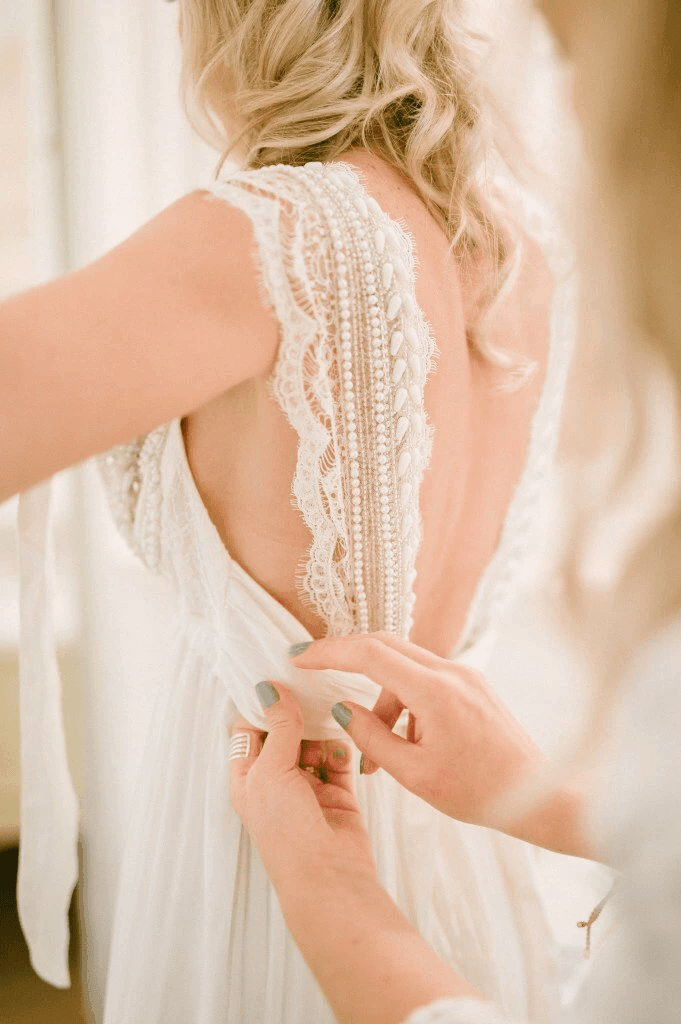 Wedding Dresses Modest Deep V-neck  Beach Open Back Bridal Gowns