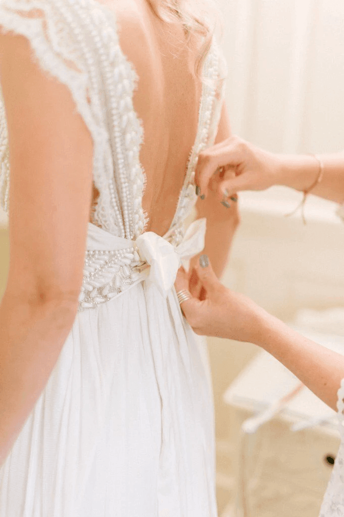 Wedding Dresses Modest Deep V-neck  Beach Open Back Bridal Gowns