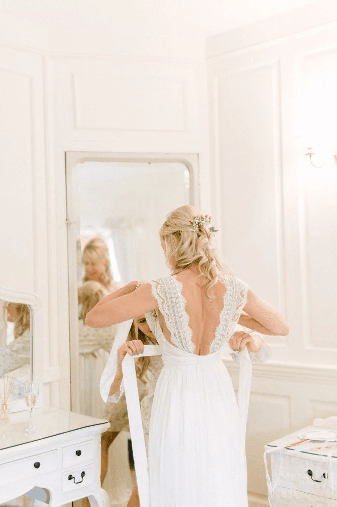 Wedding Dresses Modest Deep V-neck  Beach Open Back Bridal Gowns