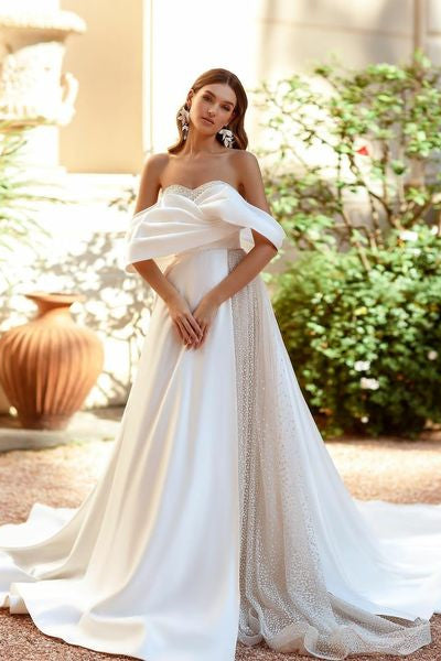Weißes schulterfreies Brautkleid in A-Linie mit Pailletten und Rüschen