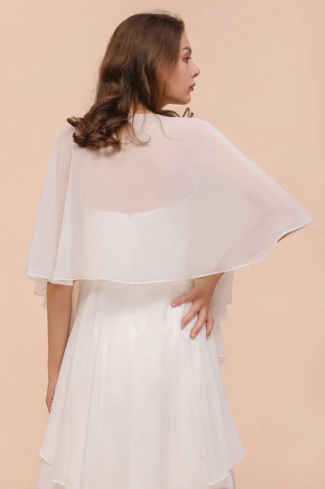 Vestido Branco de Dama de Honra Comprimento ao Joelho com Duas Camadas para Convidada de Casamento e Estolas