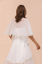 Vestido Branco de Dama de Honra Comprimento ao Joelho com Duas Camadas para Convidada de Casamento e Estolas
