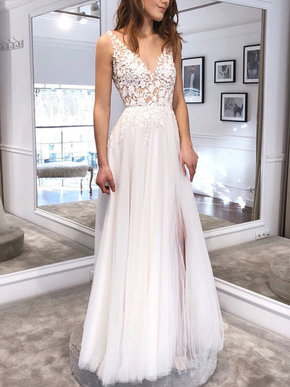 Vestido de fiesta blanco largo de corte A con escote en V, tul, espalda descubierta y encaje con abertura