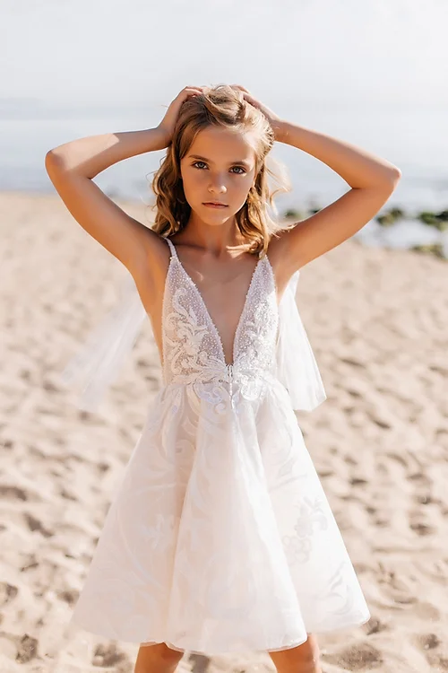 White Floor Length Flower Girls Dress Tulle Lace Backless Appliques