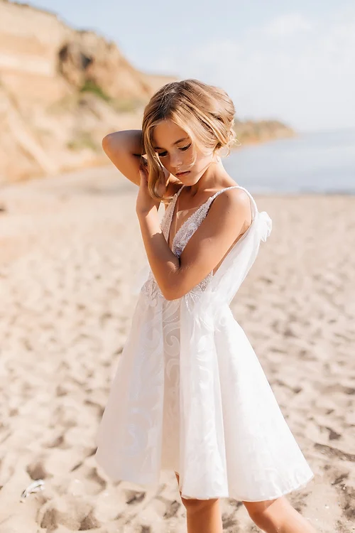 White Floor Length Flower Girls Dress Tulle Lace Backless Appliques