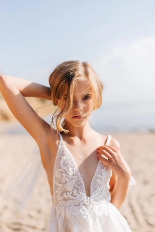 White Floor Length Flower Girls Dress Tulle Lace Backless Appliques