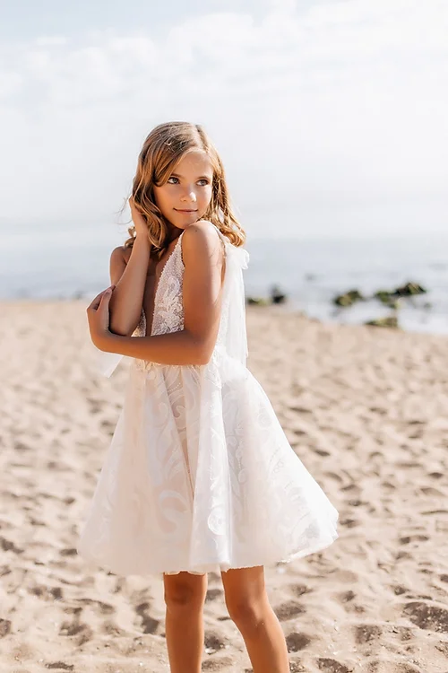 White Floor Length Flower Girls Dress Tulle Lace Backless Appliques