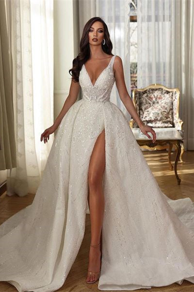 Weißes ärmelloses Brautkleid mit Pailletten und V-Ausschnitt und Schleppe