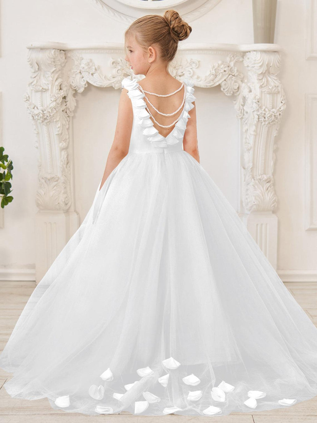 Elegant White Tulle Flower Girl Applique Lace Dress With Sweep Train