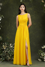 Abito da damigella giallo in chiffon con balze, linea a barca, spacco e lunghezza fino al pavimento, con tasche